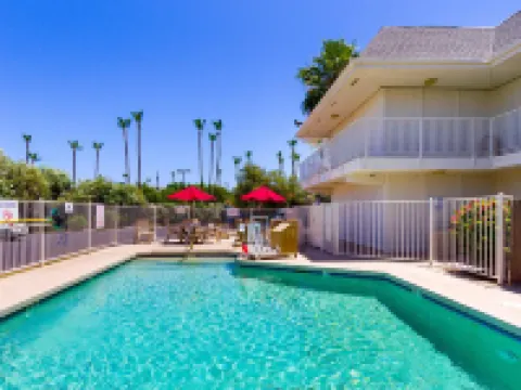 邁措沃南6號汽車旅館 梅薩酒店