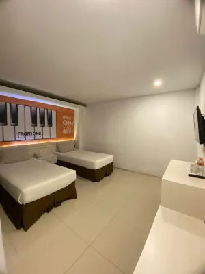 Front One Inn Sidoarjo Hotel a Sidoarjo