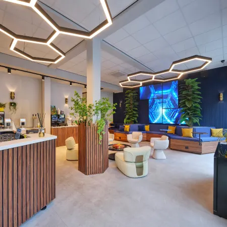 The Hyve Capsule Hostel Amsterdam Отели рядом с достопримечательностью «Слотерварт»