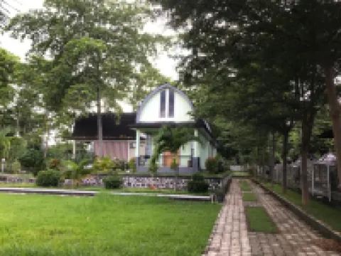 Pohon Purba Resort & Restaurant