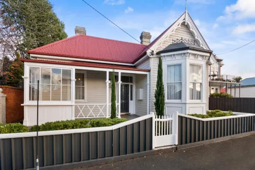 Grosvenor Court Apartments Hotels in Sandy Bay