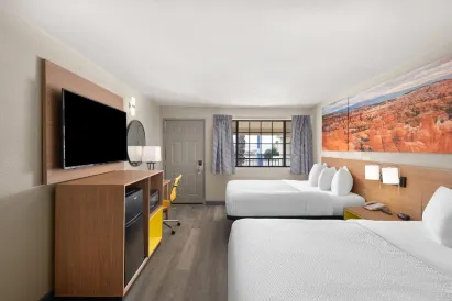 Days Inn by Wyndham Safford, AZ