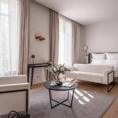 Villas Foch Boutique Hotel & Spa Bordeaux Отели рядом с достопримечательностью «Дворец Галлиен»