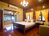 Bueng Bua Thong Resort Hotels near Wat Khao Din Temple