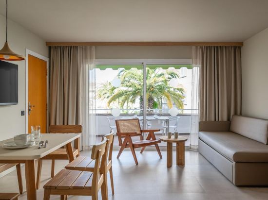 Apartamentos Estival Park