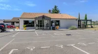 Campanile NATURE - Bollène - Parking