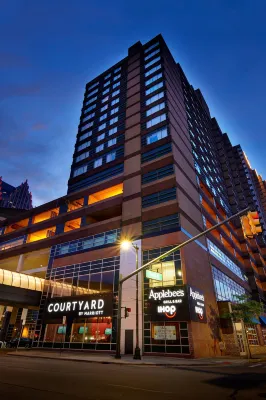 Courtyard Detroit Downtown Hotels in der Nähe von Old St. Mary's Church