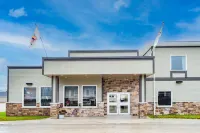Super 8 by Wyndham Moosonee Hotels in Moosonee