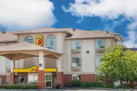 Super 8 by Wyndham High River AB Hotels in Okotoks