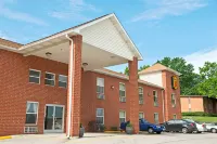 Super 8 by Wyndham St. Louis Airport Hotels in Woodson Terrace