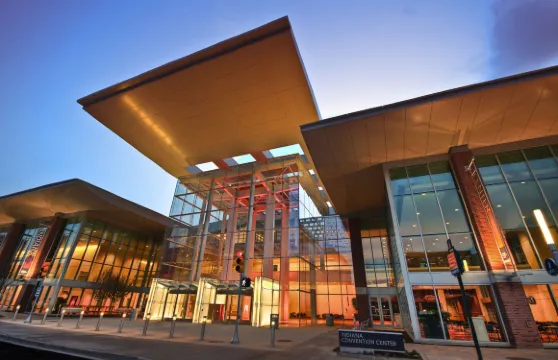 印第安納波利斯機場萬怡酒店