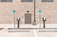 Holiday Inn Express & Suites AUSTIN AIRPORT EAST by IHG - parking