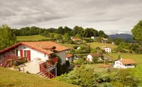 Chambres d'Hôtes Garicoitz Hotels near CROPS OF THE WORLD