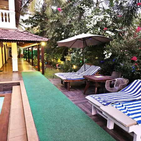 Shining Sand Beach Hotel