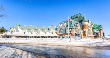 Les Lofts de la Gare - PAR les Lofts Vieux-Québec Отели рядом с достопримечательностью «Cartier-Brébeuf National Historic Site»