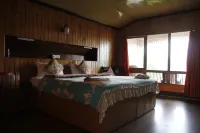 Vamoose Mandarin Village Resort Hotel a Kaluk