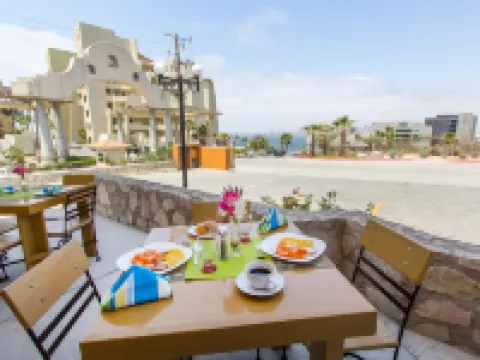 日巖公寓式酒店 洛斯卡沃斯酒店