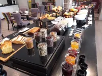 Relais St Eloi, Sure Hotel Collection by Best Western - فطور