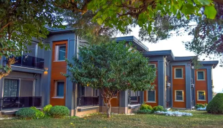 Denizatı Plus Hotel Отели рядом с достопримечательностью «Yiğit Alışveriş Merkezleri - Pendik Şube»