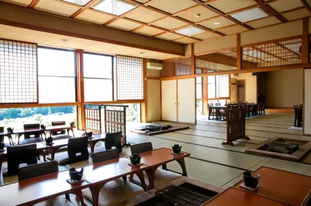 Ryokan Warabino Отели в г. Такаяма