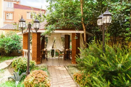 Kiparis Resort by Stellar Hotels, Adler (Кипарис) Отели рядом с достопримечательностью «Flipper Diving Club»