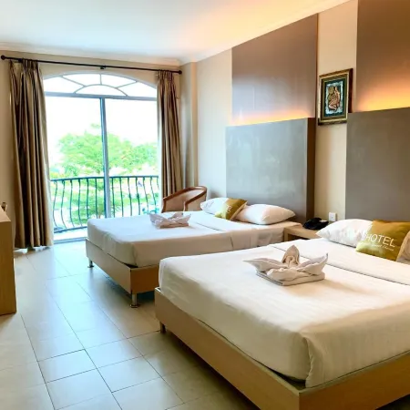 Sky View Hotel Managed by OS