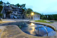 Sol Y Viento Mountain Hot Springs Resort