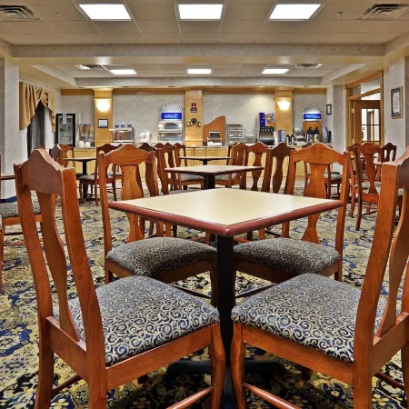 Holiday Inn Express & Suites WILSON-DOWNTOWN by IHG