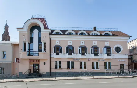Регина на Университетской Отели рядом с достопримечательностью «ВОСТОЧНЫЙ»