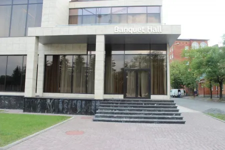 Владикавказ Отели рядом с достопримечательностью «Северо-Осетинский Республиканский Художественный Музей им. М. Туганова»