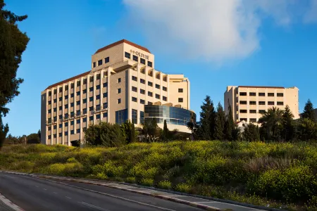 Ramada Olivie Nazareth