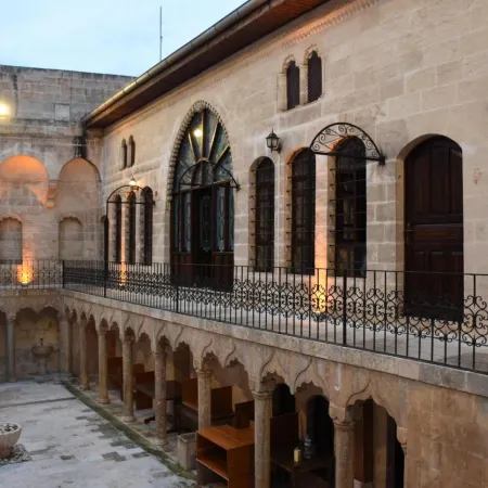 Lariva konakları