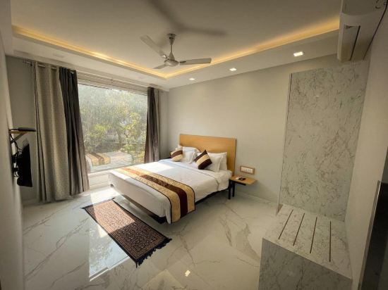 The Empire Villa,Cyber City, Gurgaon