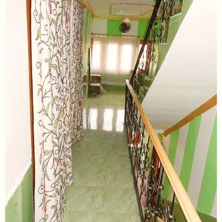 Goroomgo Rooma Srinagar
