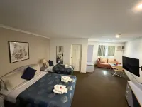 Capricorn Motor Inn