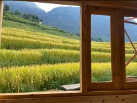 Hmong Wooden Home - Bjergudsigt