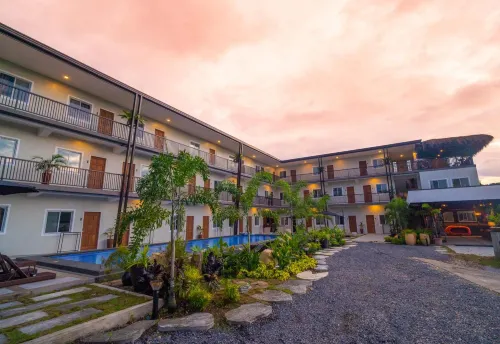 Bayview Garden Resort - Pools