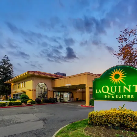 La Quinta Inn & Suites by Wyndham Oakland - Hayward