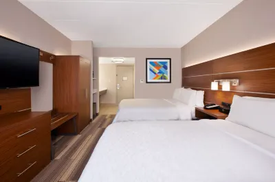 Holiday Inn Express Fairfax - Arlington Boulevard Hotels near Jermantown Square