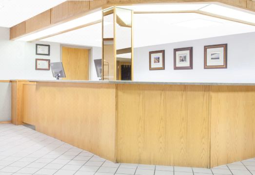 슈퍼 8 바이 윈덤 케노라