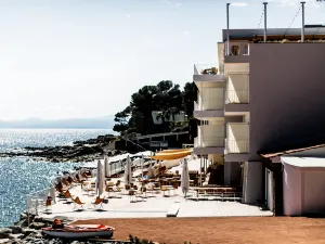 Les Roches Rouges, Saint Raphael, a Beaumier hotel