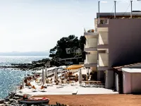 Les Roches Rouges, a Beaumier Hotel