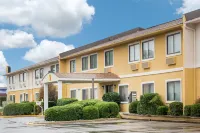 سوبر 8 باي ويندام جونيسبورو فنادق في 