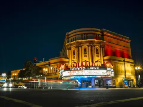 Kissel Uptown Oakland, in the Unbound Collection Hotels near Children's Fairyland