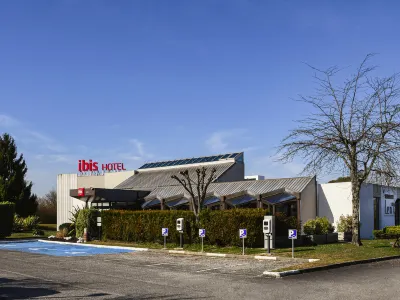 Ibis Saintes Hotels near Gare Routière