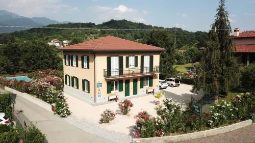 Amata Valgre Affittacamere, Comfort e Pulizia Eccezionali!! Hotels in Calco