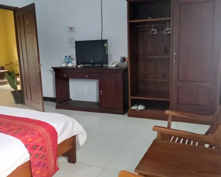 Ilhami Hotel Nglegok Hotéis em Blitar Regency