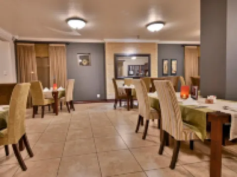 ヴィラ バリ ラグジュアリー ゲスト ハウス ブルームフォンテーンのホテル