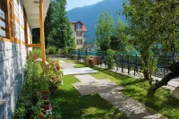 Hotel Mountain Trail Manali - Kitchens