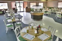 Castaways Resort and Suites